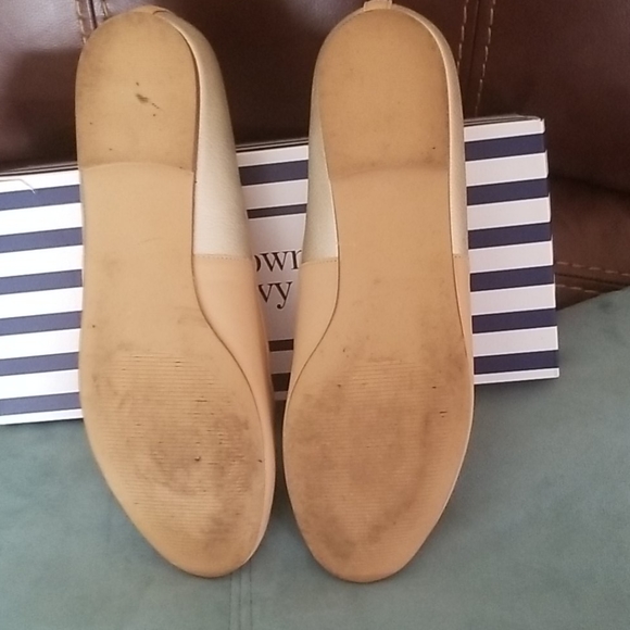 Shoes. - Picture 3 of 4